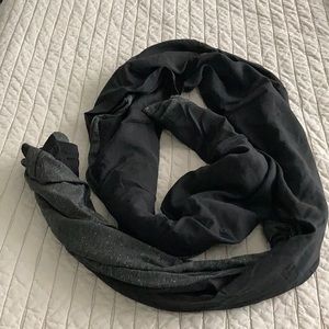Lululemon wrap scarf